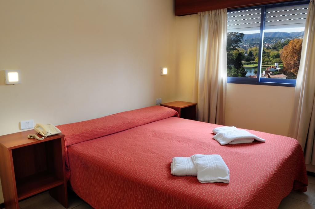 ויז'ה קרלוס פאס Hotel Temu מראה חיצוני תמונה