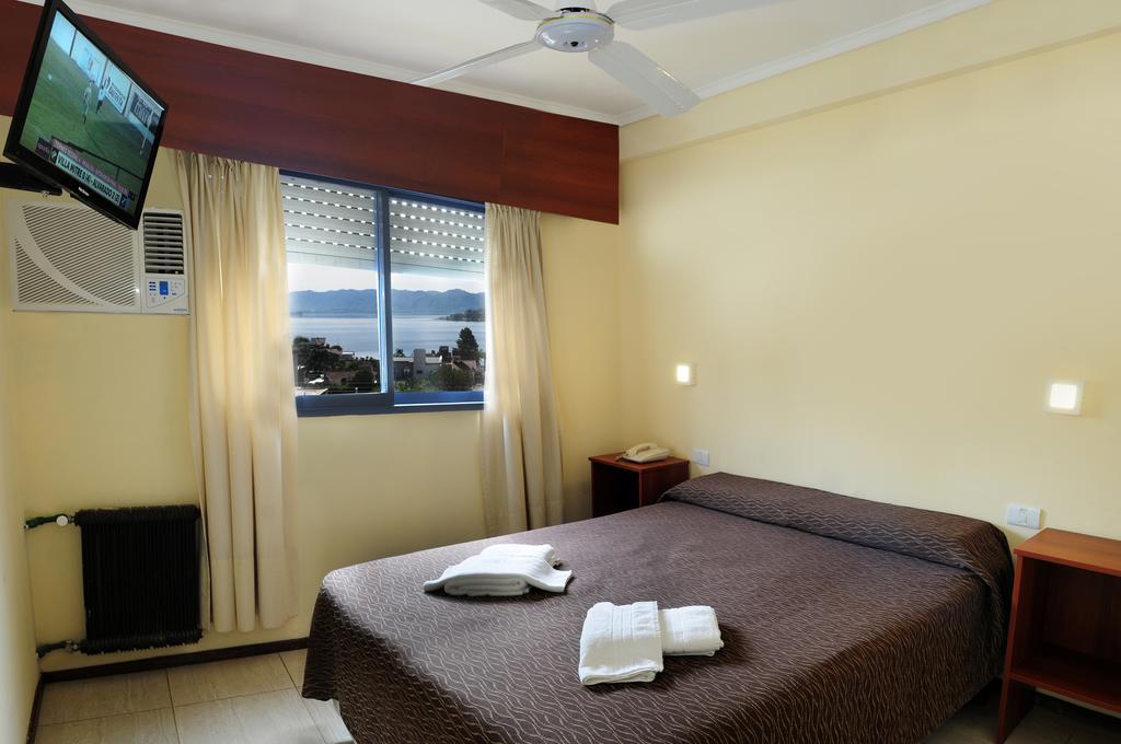 ויז'ה קרלוס פאס Hotel Temu מראה חיצוני תמונה