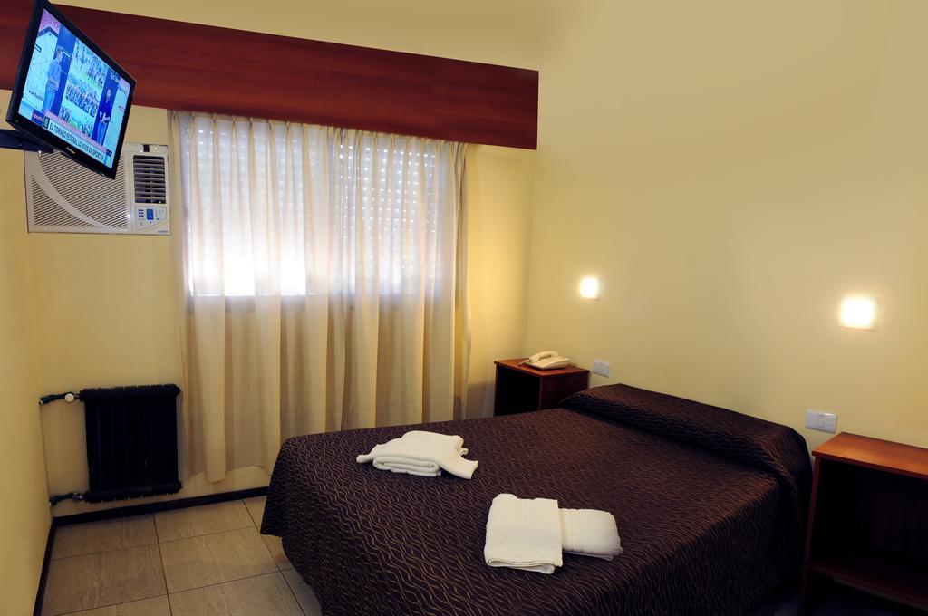 ויז'ה קרלוס פאס Hotel Temu מראה חיצוני תמונה